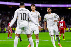 Tuổi 27 của Kylian Mbappe đã vượt xa các huyền thoại